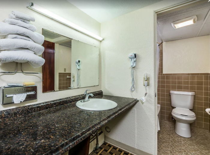 Downtown Motel - Recent Photos From Website (newer photo)